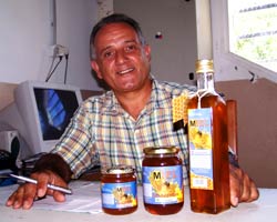 Camille Perrault fier de prsenter sa nouvelle gamme de produits maison