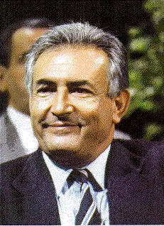 Dominique Strauss-Kahn, ministre de l'�conomie, des